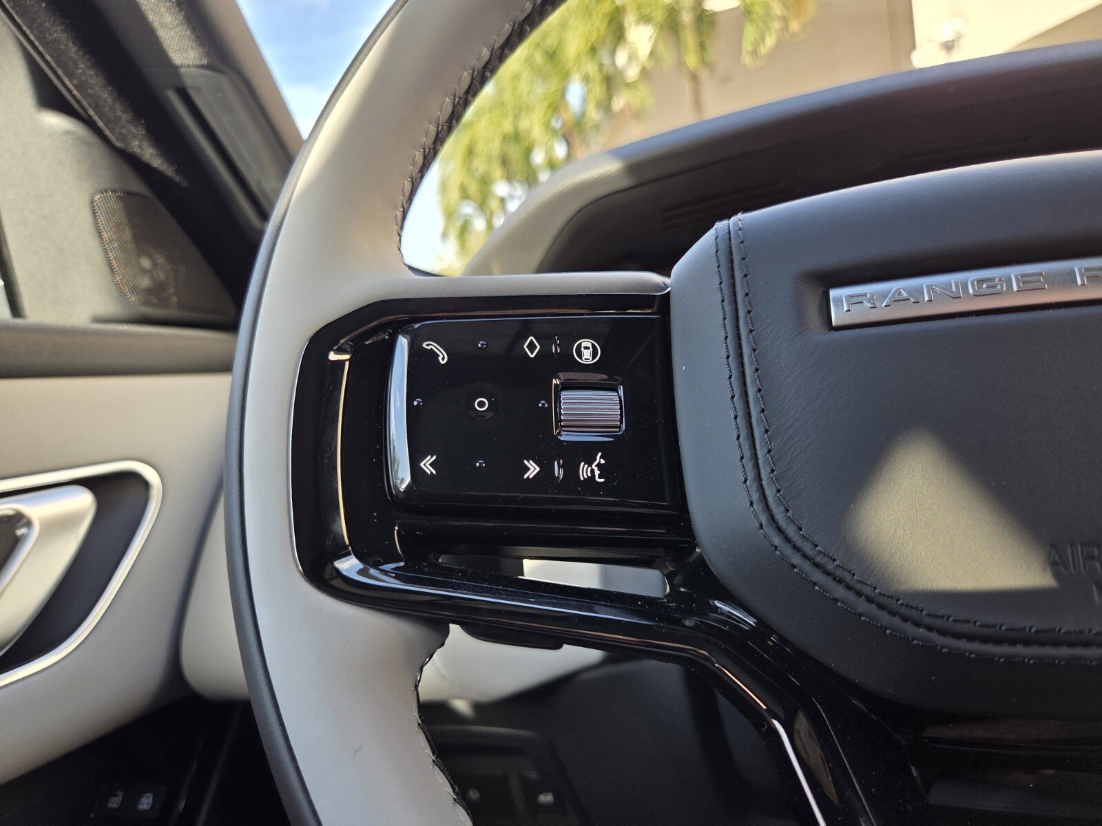 New 2026 Land Rover Range Rover Velar S image 19