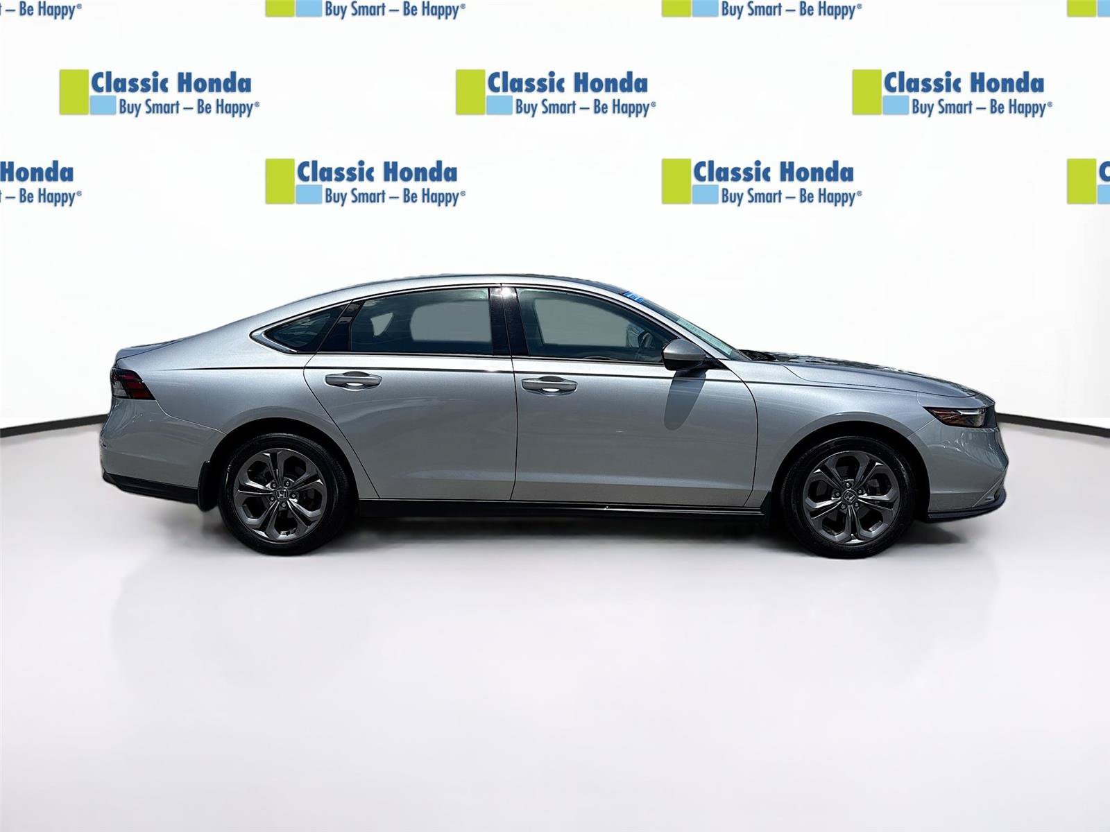 Certified 2023 Honda Accord EX image 9