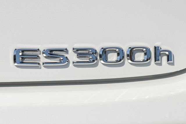 Used 2024 Lexus ES 300h w/ Premium Package FWD image 5
