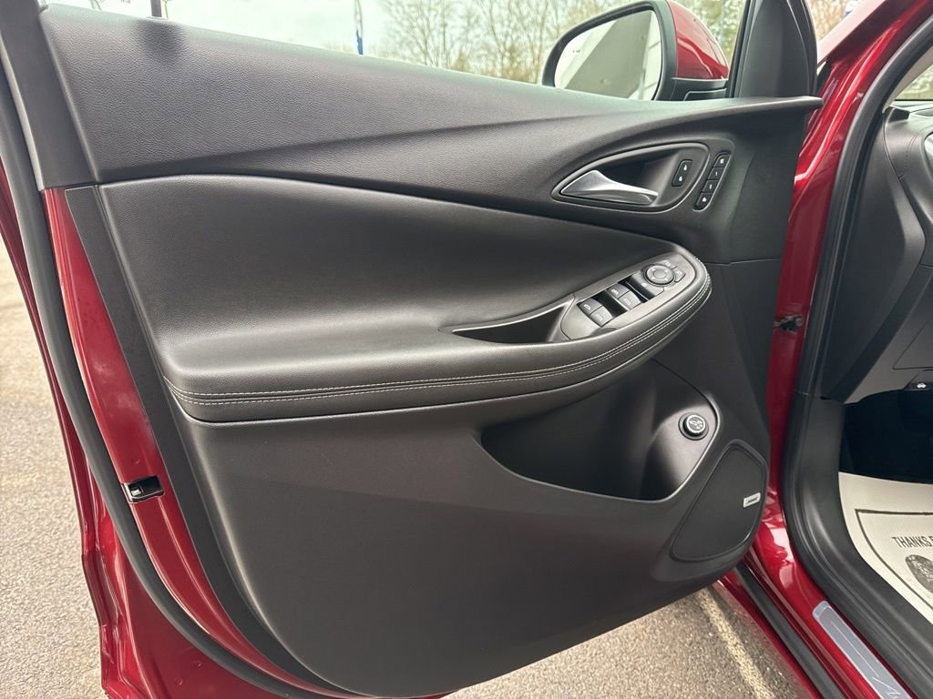 Used 2024 Buick Encore GX Avenir w/ Avenir Convenience Package image 21