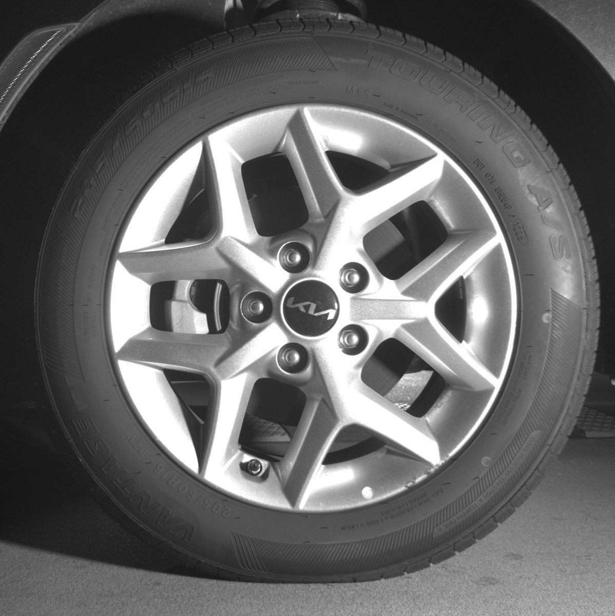 Used 2025 Kia Soul LX w/ LX Technology Package FWD image 12