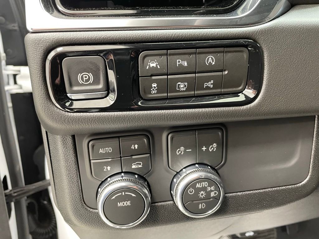 New 2026 GMC Yukon XL Denali AWD/4WD image 16