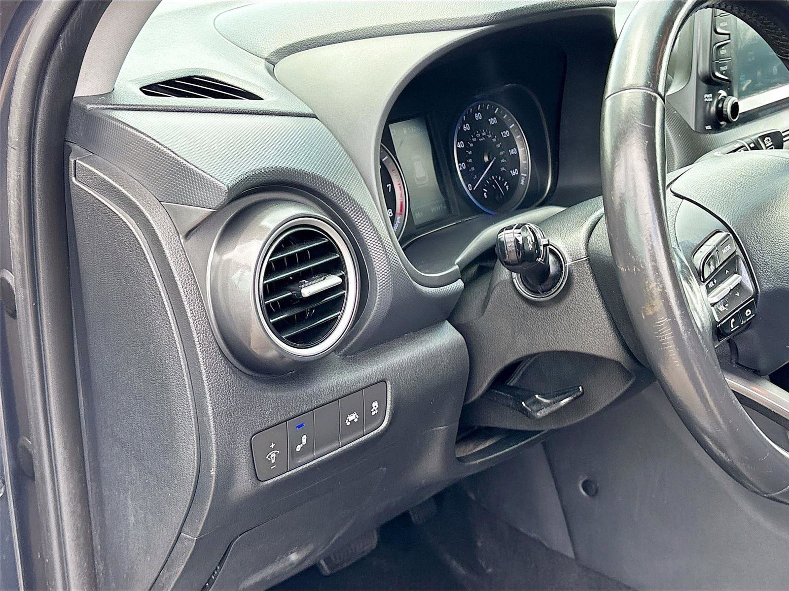 Used 2020 Hyundai Kona Limited AWD/4WD image 10