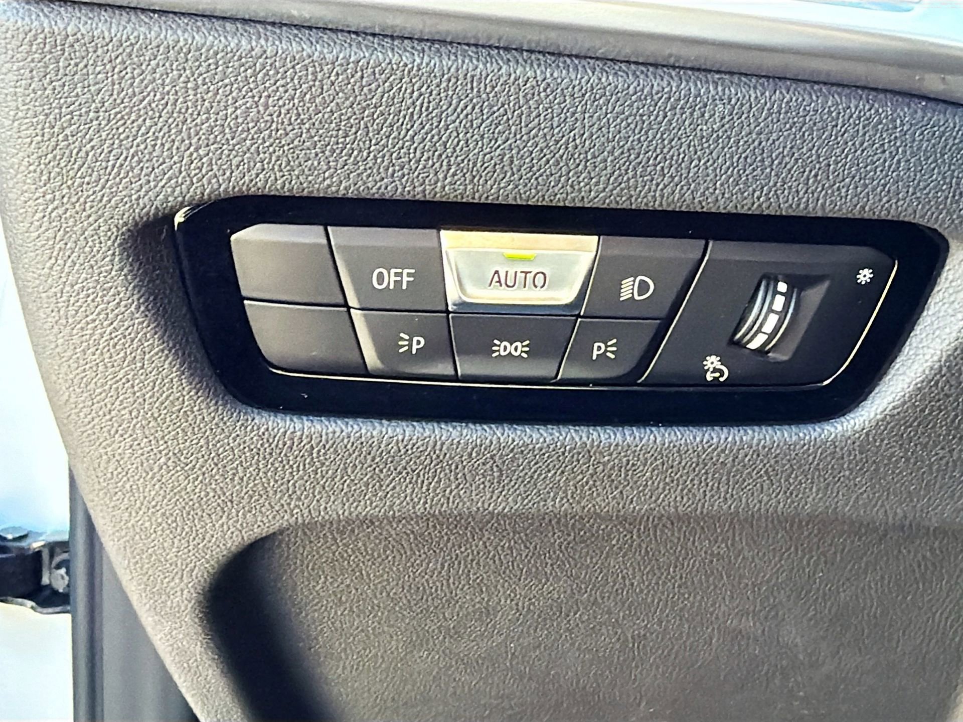 Certified 2025 BMW 430i Convertible image 37