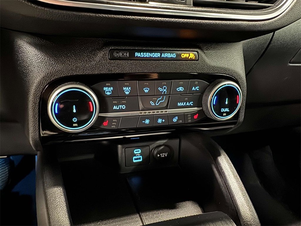 Used 2022 Ford Escape Titanium image 27