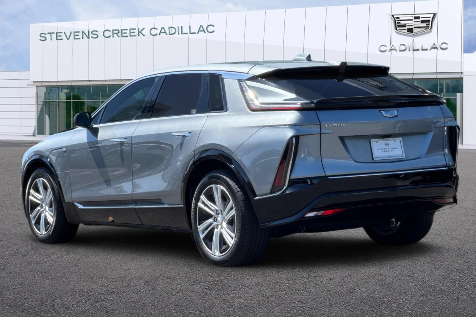 Certified 2024 Cadillac Lyriq Tech RWD image 5