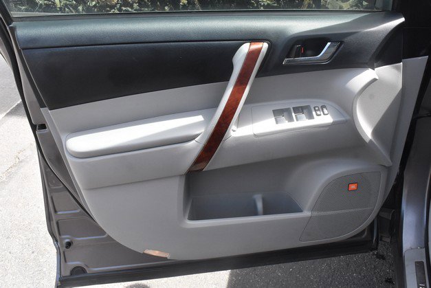 Used 2012 Toyota Highlander Limited AWD/4WD image 13