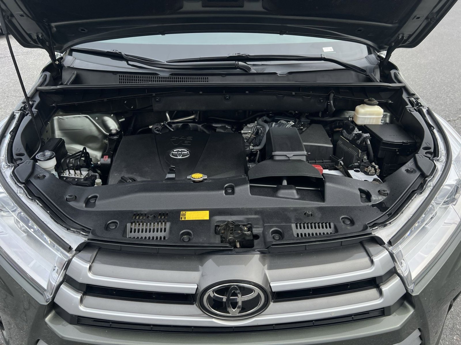 Used 2017 Toyota Highlander XLE image 29