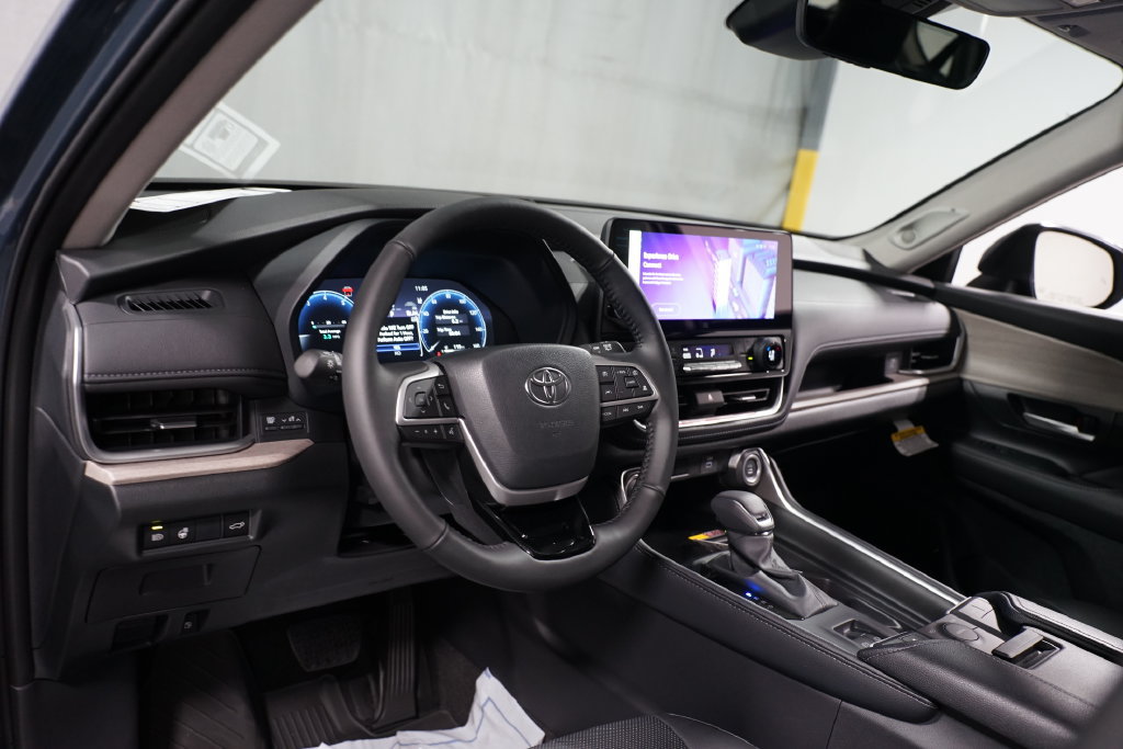 New 2026 Toyota Grand Highlander FWD image 11