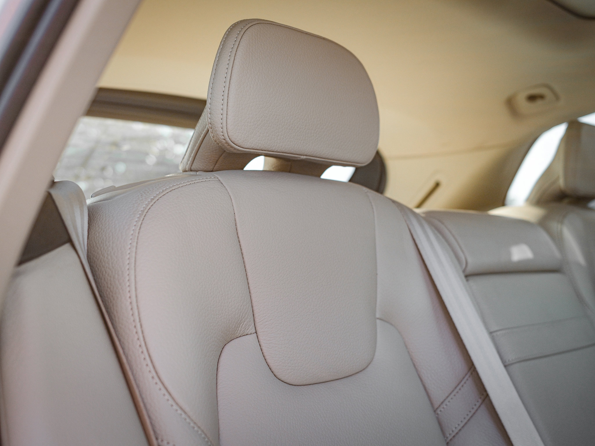 Used 2020 Volvo XC60 T6 Momentum image 33