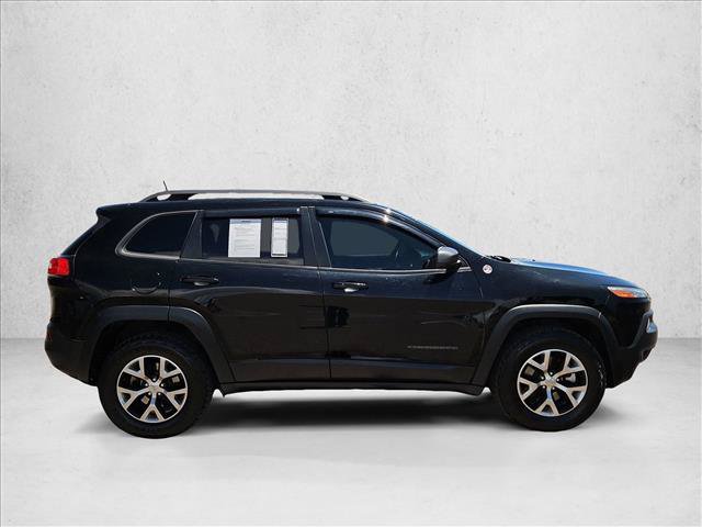 Used 2017 Jeep Cherokee Trailhawk AWD/4WD image 4