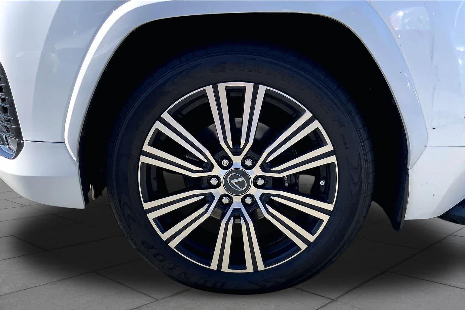 Used 2024 Lexus LX 600 4WD w/ Appearance Package image 11