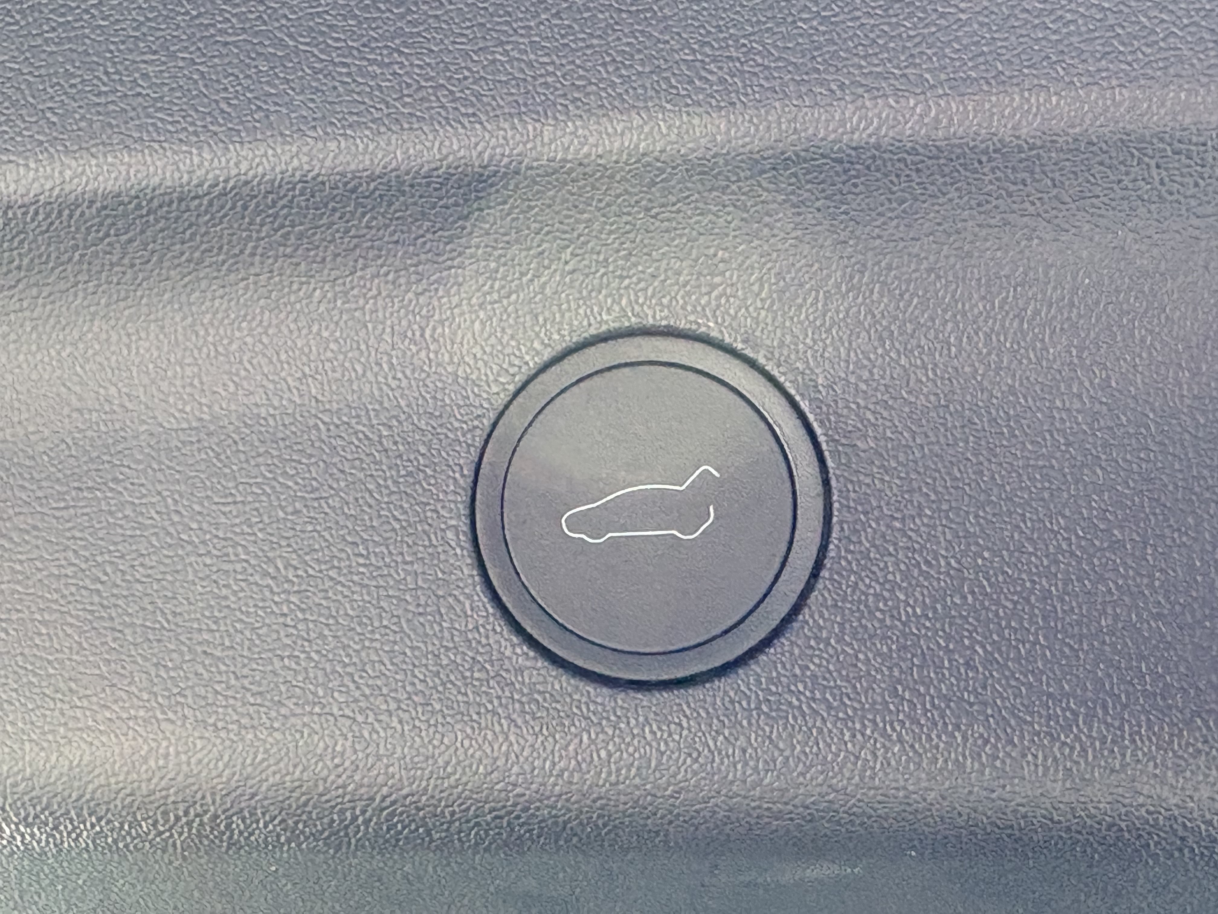 Used 2024 Tesla Model Y Long Range AWD/4WD image 11