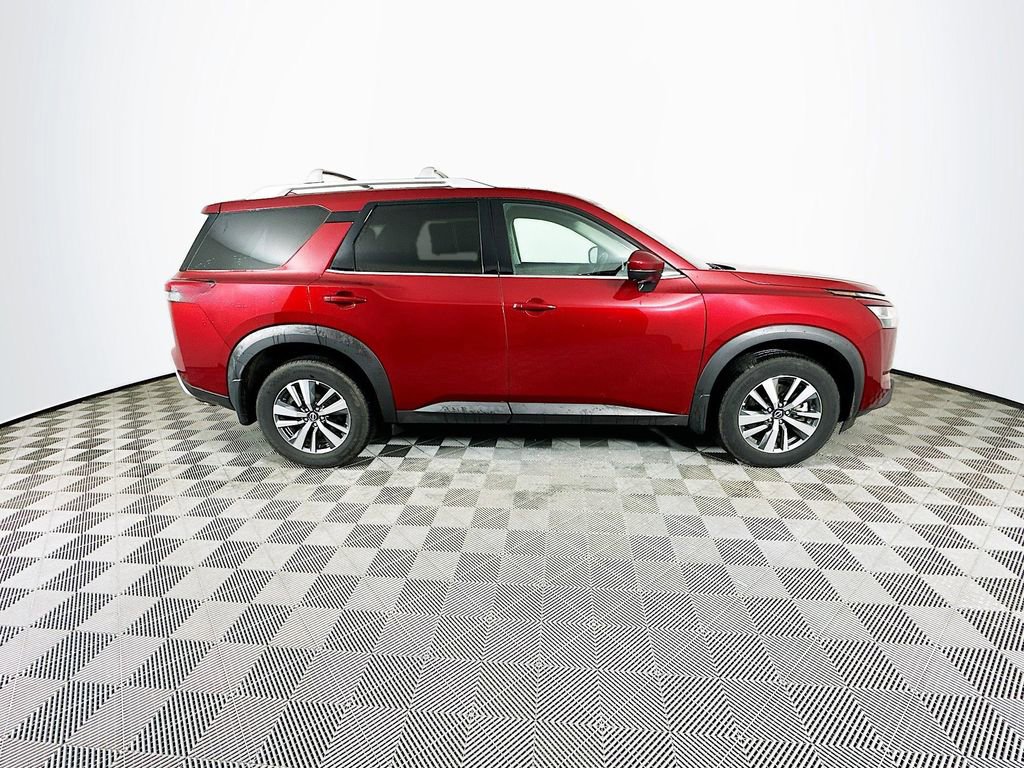 Certified 2024 Nissan Pathfinder SL image 12