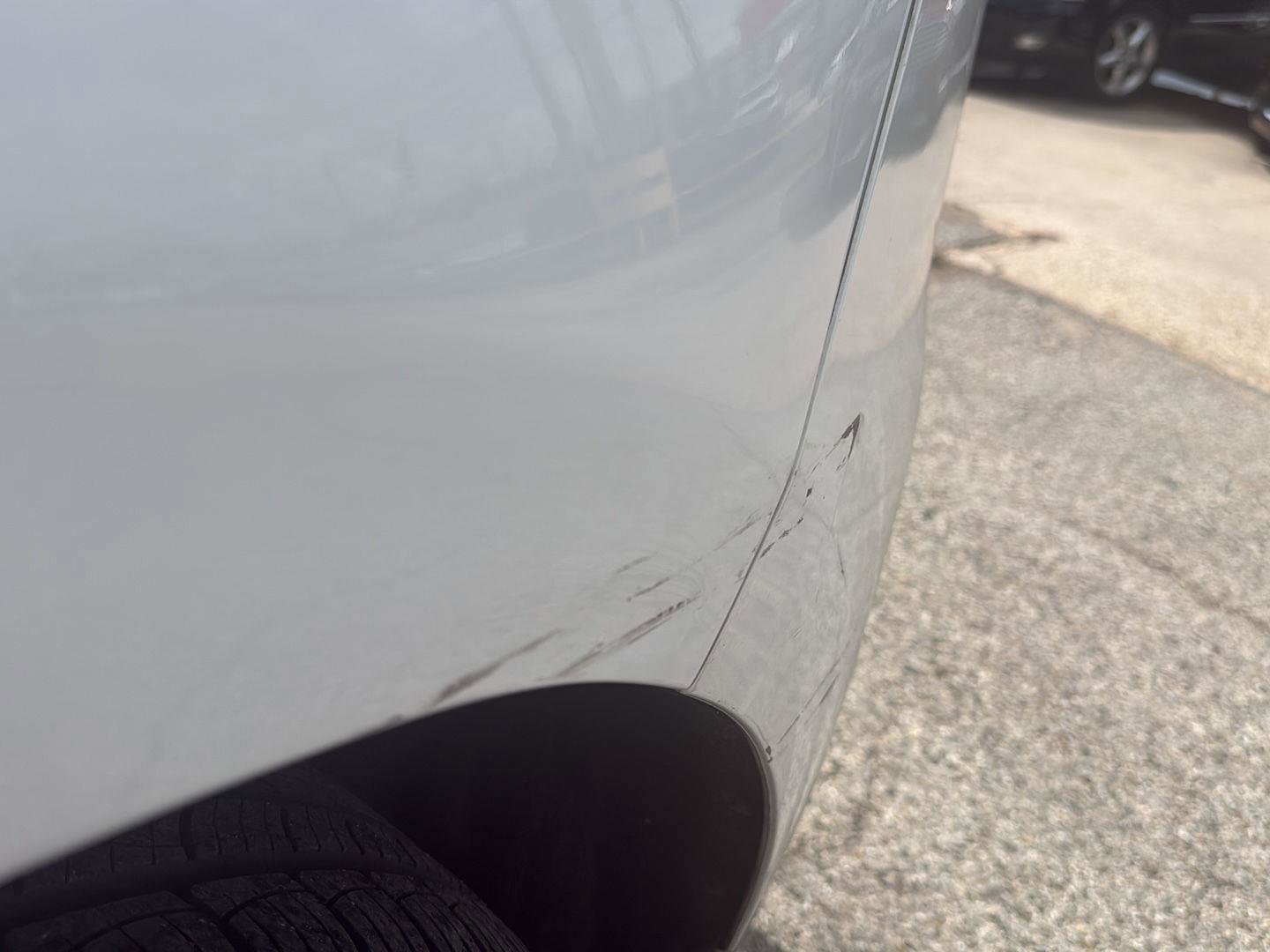 Used 2019 Ford Edge SEL w/ Equipment Group 201A image 4