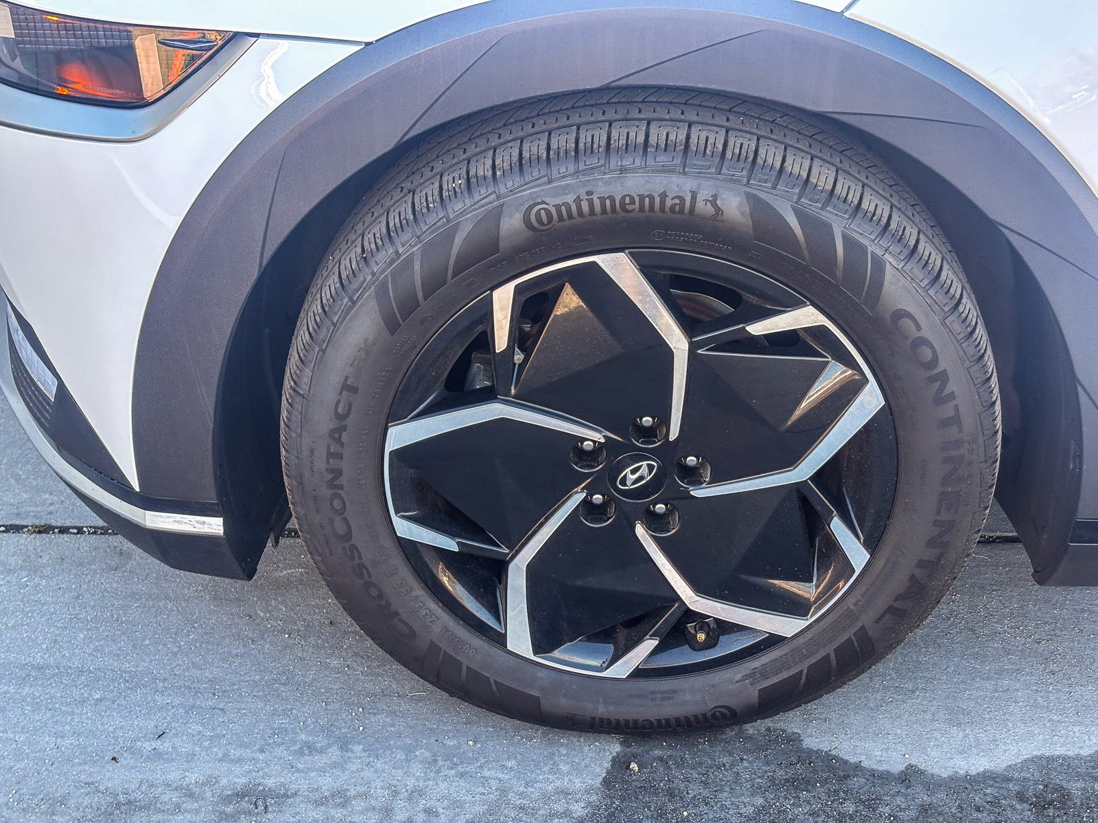 Used 2022 Hyundai Ioniq 5 SE w/ Cargo Package image 11