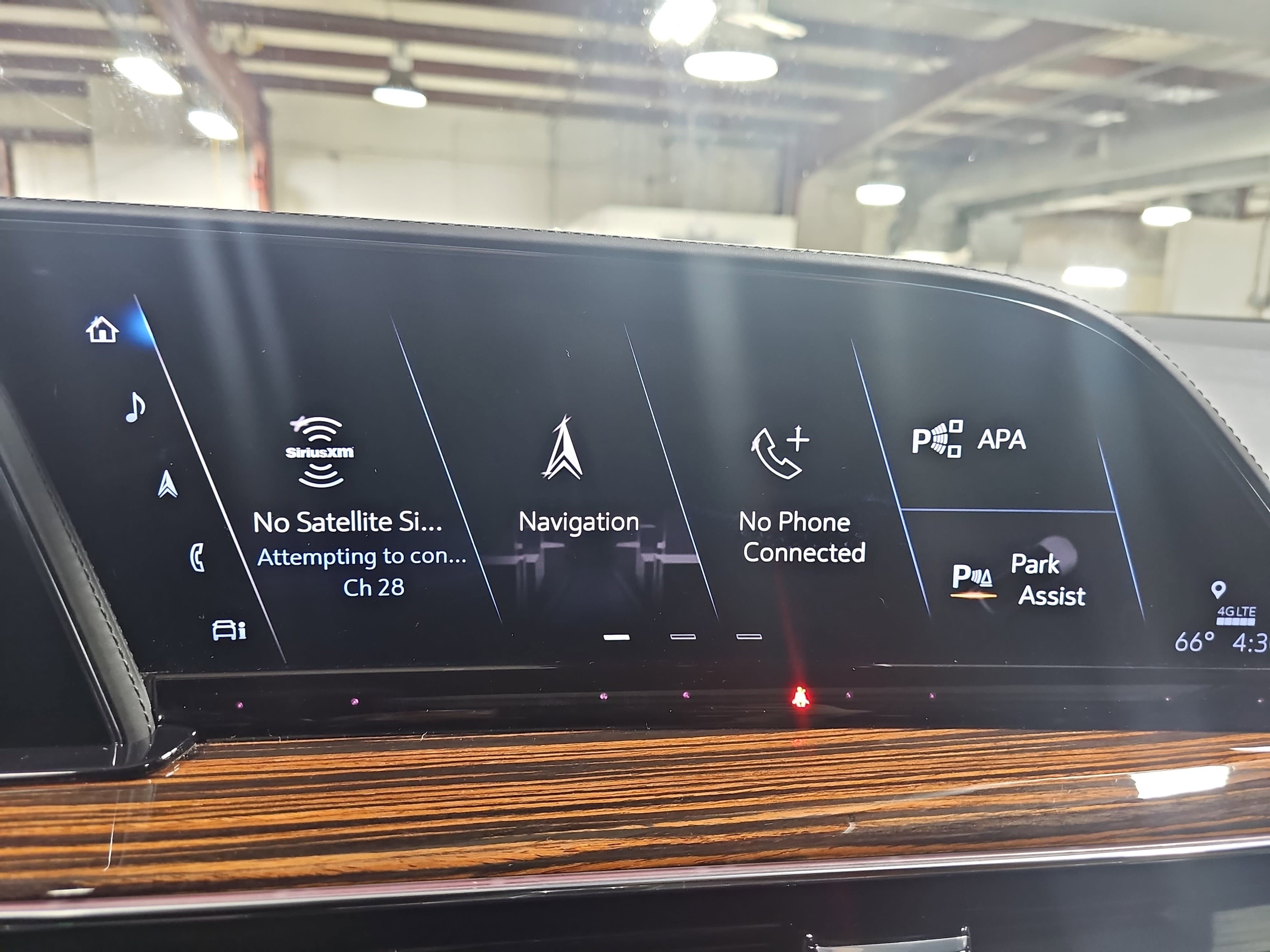 Used 2021 Cadillac Escalade ESV Premium Luxury image 24