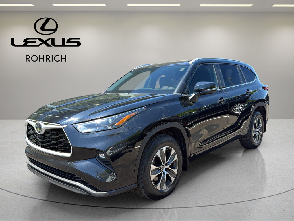 Used 2022 Toyota Highlander XLE
