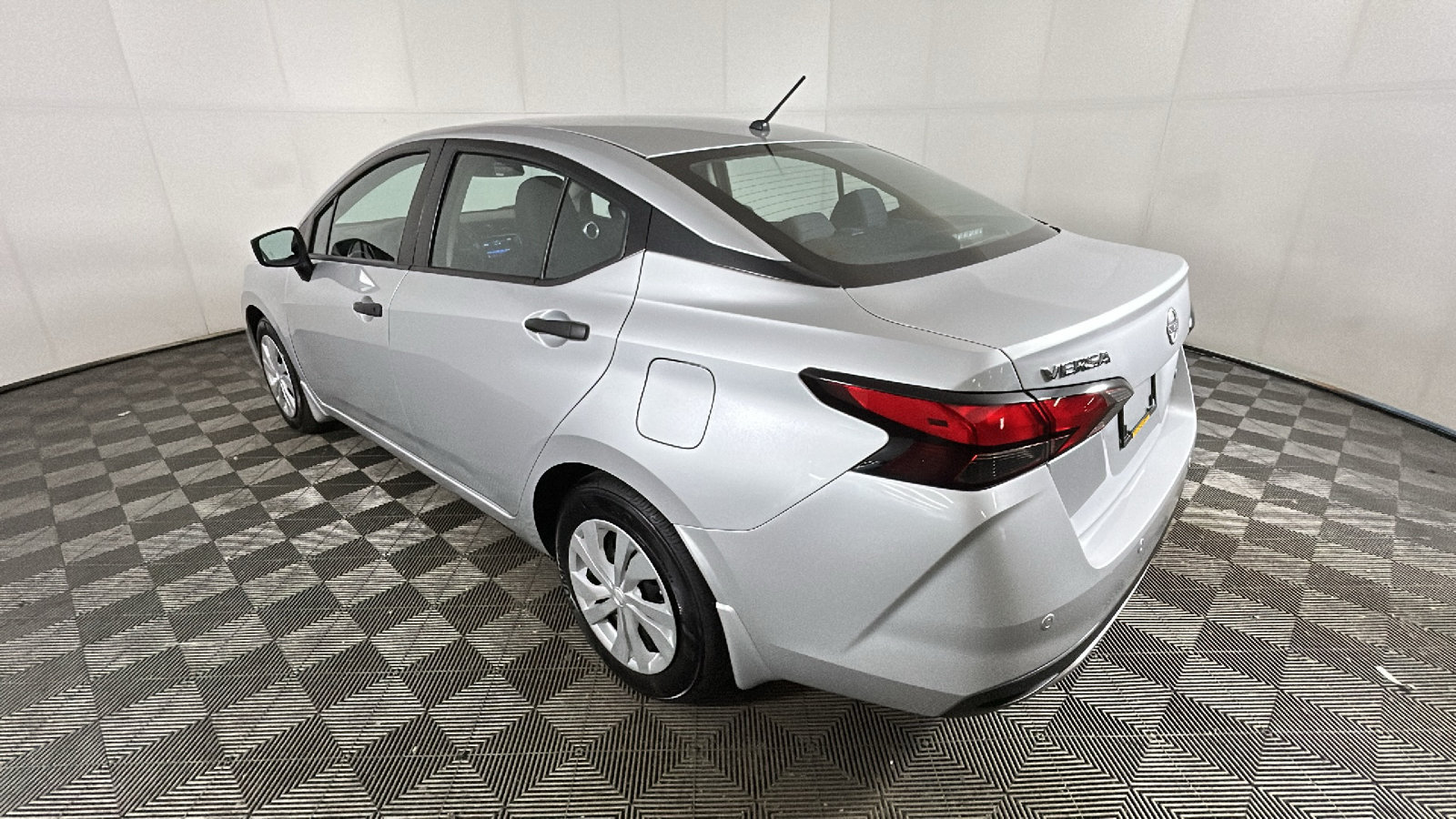 Used 2025 Nissan Versa S w/ Trunk Package FWD image 5