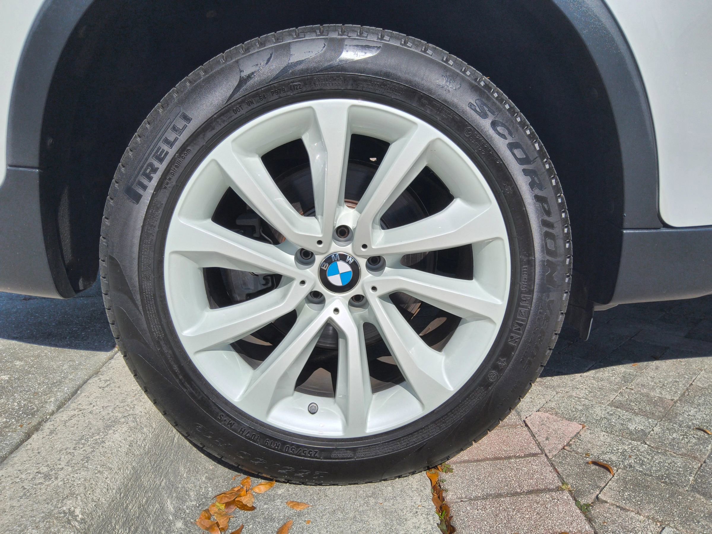 Used 2018 BMW X6 xDrive50i w/ Premium Package image 39