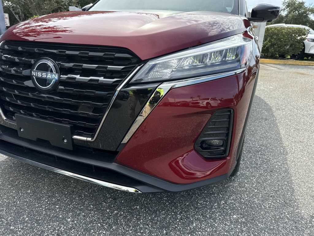 Used 2024 Nissan Kicks SR w/ SR Premium Package FWD image 9
