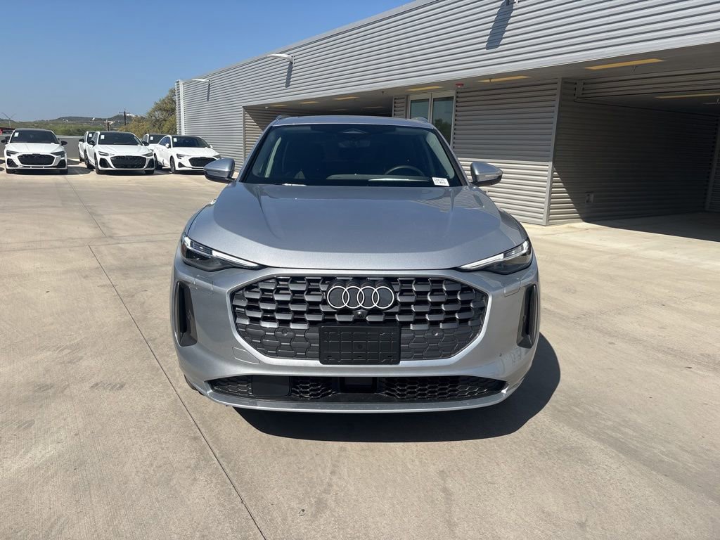 Used 2025 Audi Q5 Premium Plus w/ Premium Plus AWD/4WD image 2