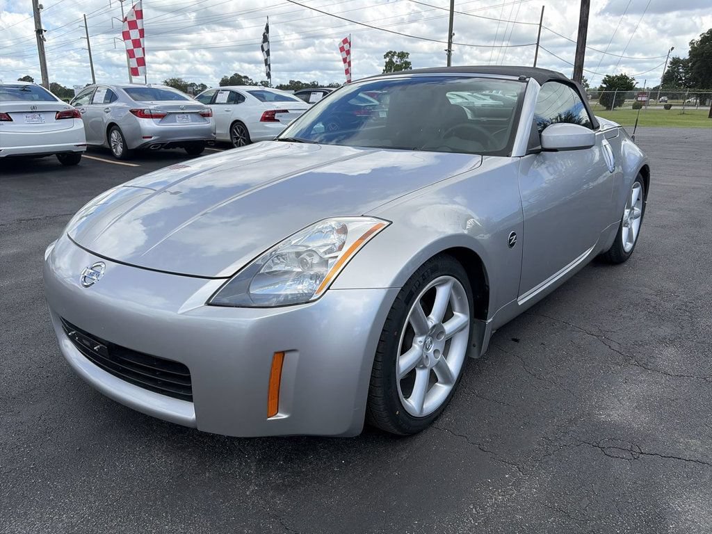 Used 2004 Nissan 350Z Touring RWD image 1