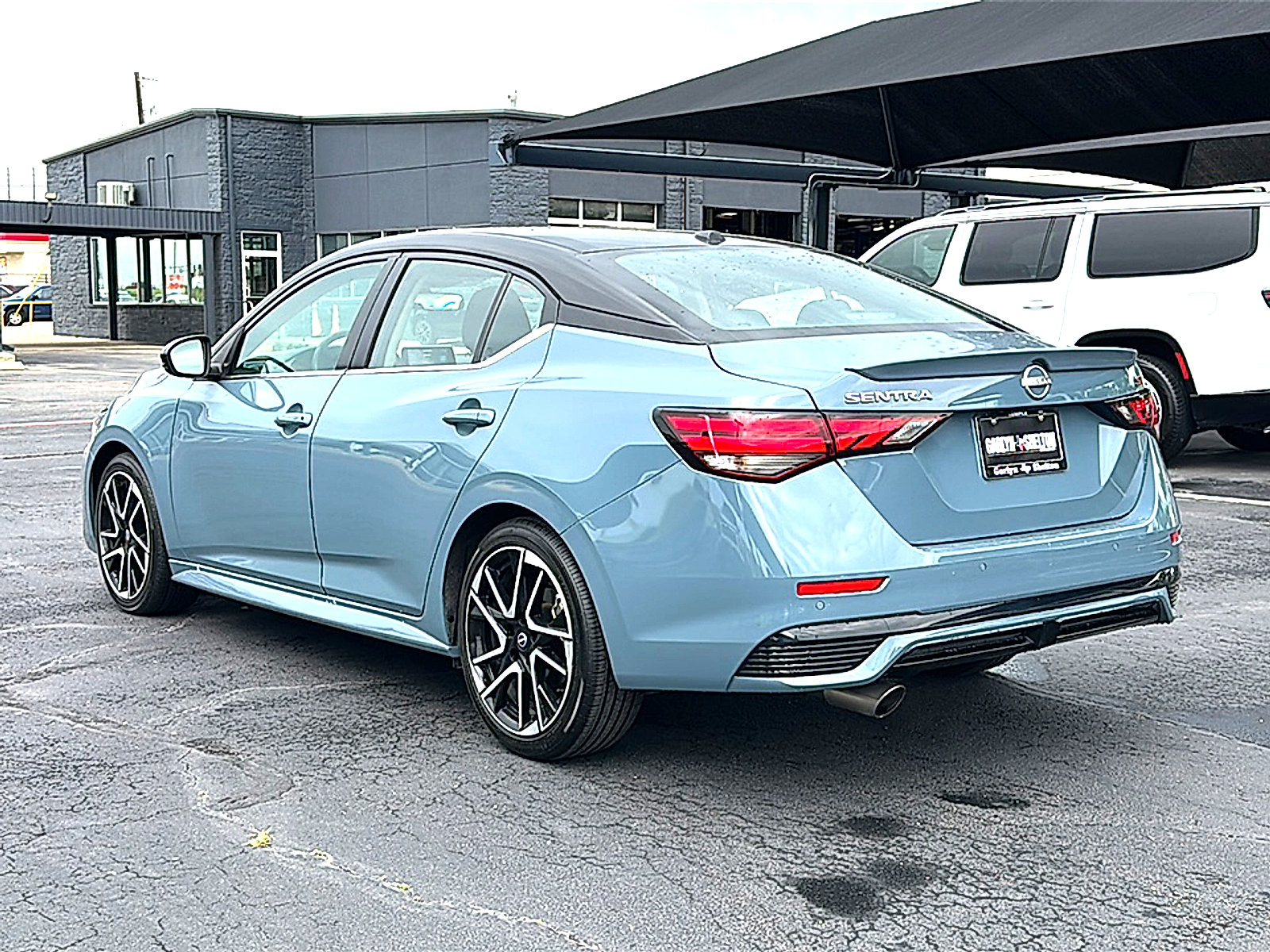 Used 2025 Nissan Sentra SR FWD image 6