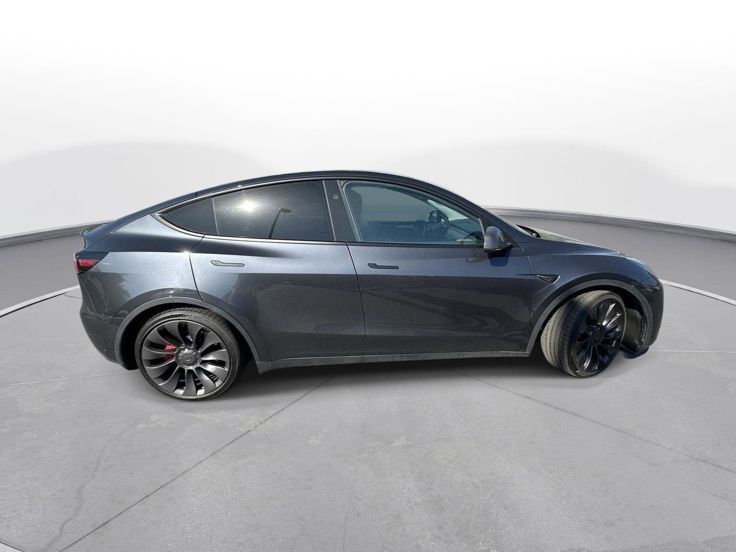 Used 2024 Tesla Model Y Performance image 5