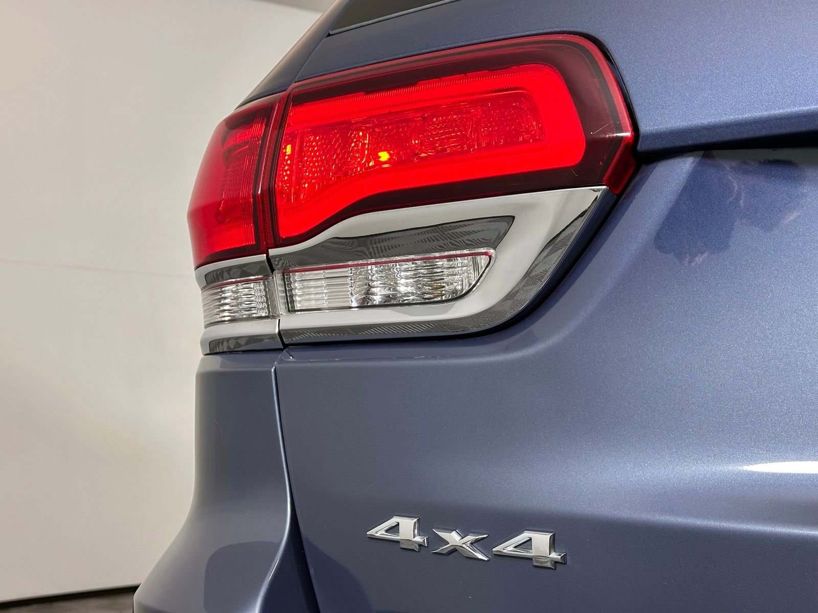 Used 2021 Jeep Grand Cherokee Limited w/ Premium Lighting Group image 14