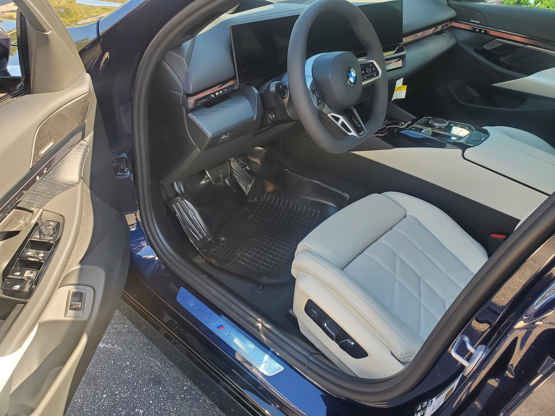 New 2027 BMW 530i xDrive w/ M Sport Package AWD/4WD image 12