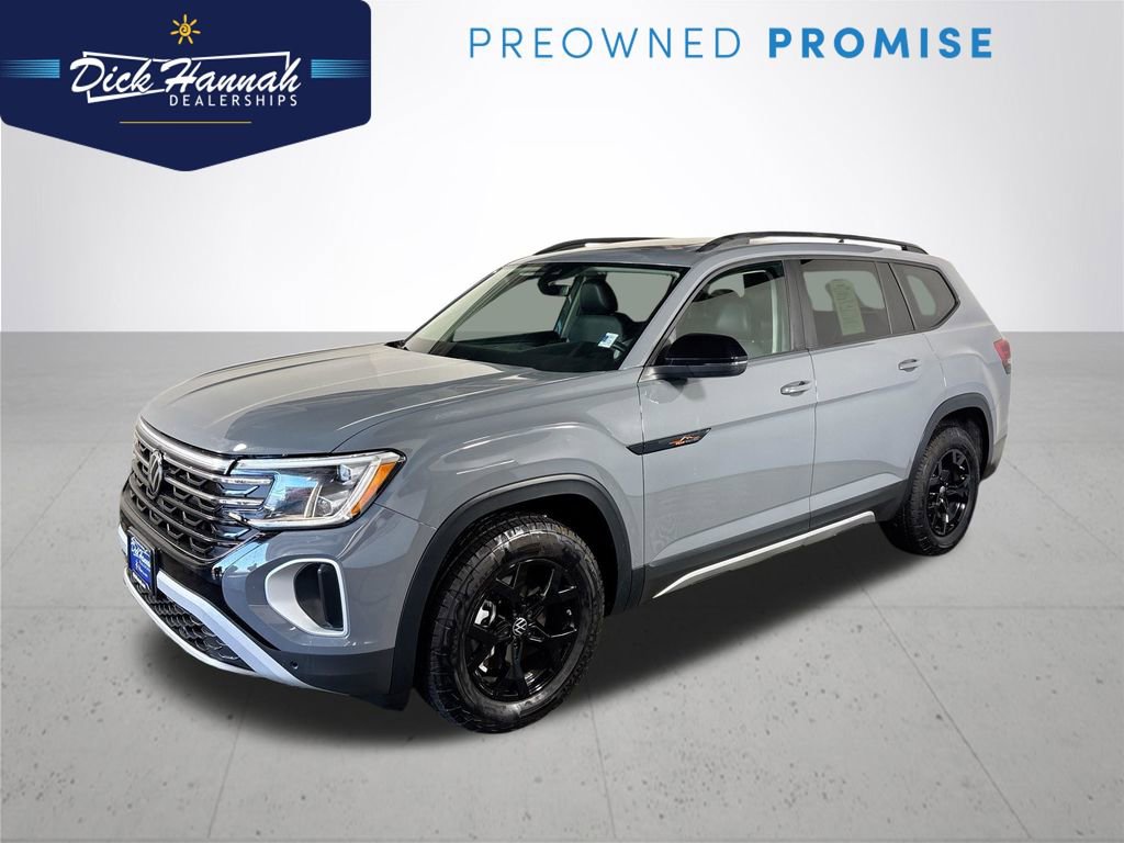 Certified 2025 Volkswagen Atlas Peak Edition SE image 1