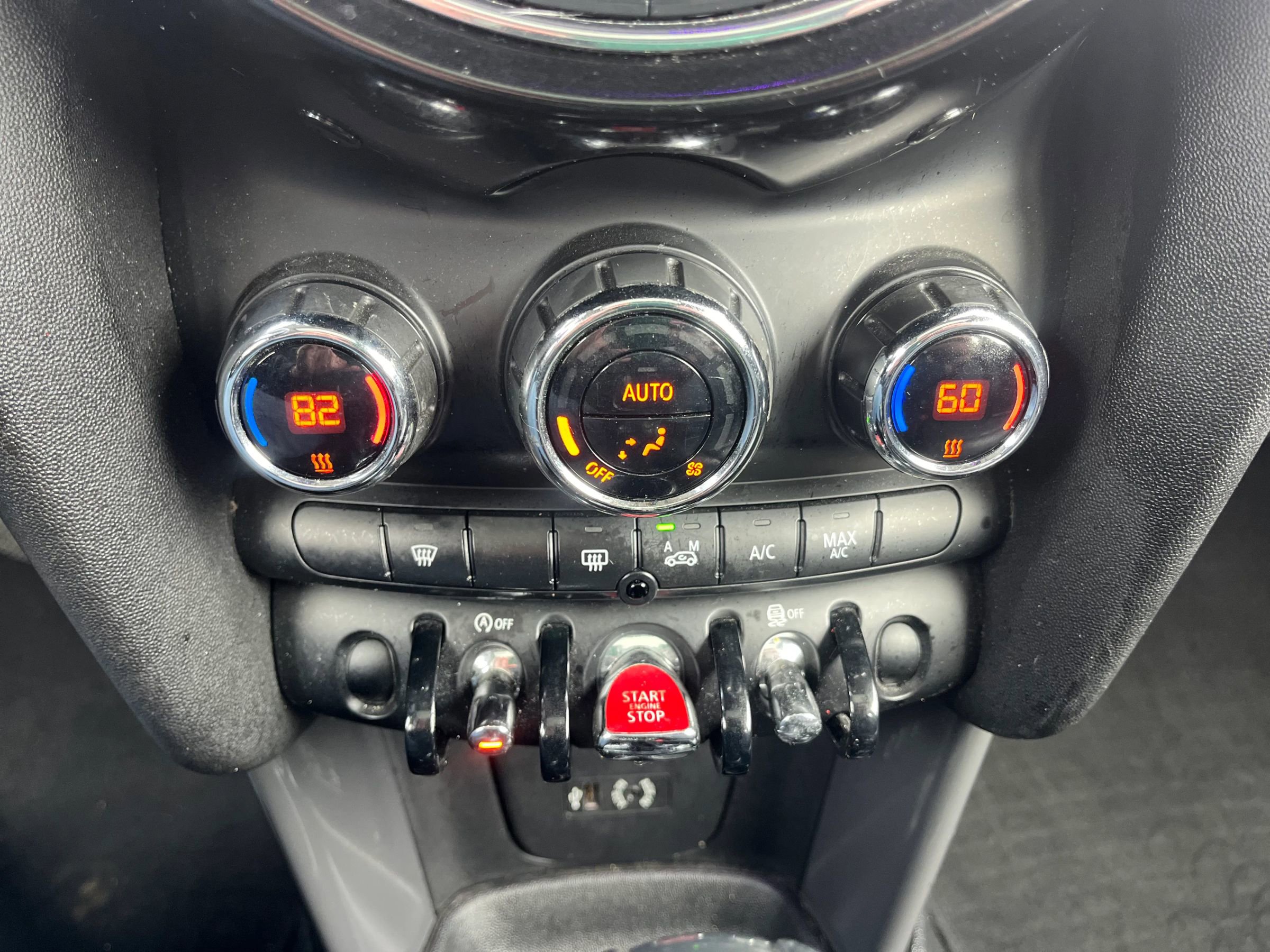 Used 2014 MINI Cooper 2-Door Hardtop image 25