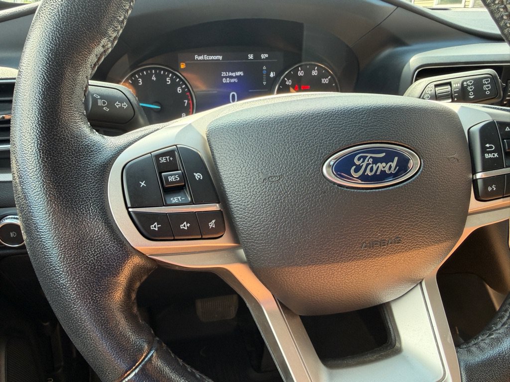 Used 2022 Ford Explorer XLT w/ Equipment Group 202A AWD/4WD image 36