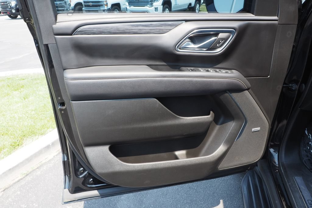 Used 2023 GMC Yukon SLT w/ SLT Premium Package AWD/4WD image 15