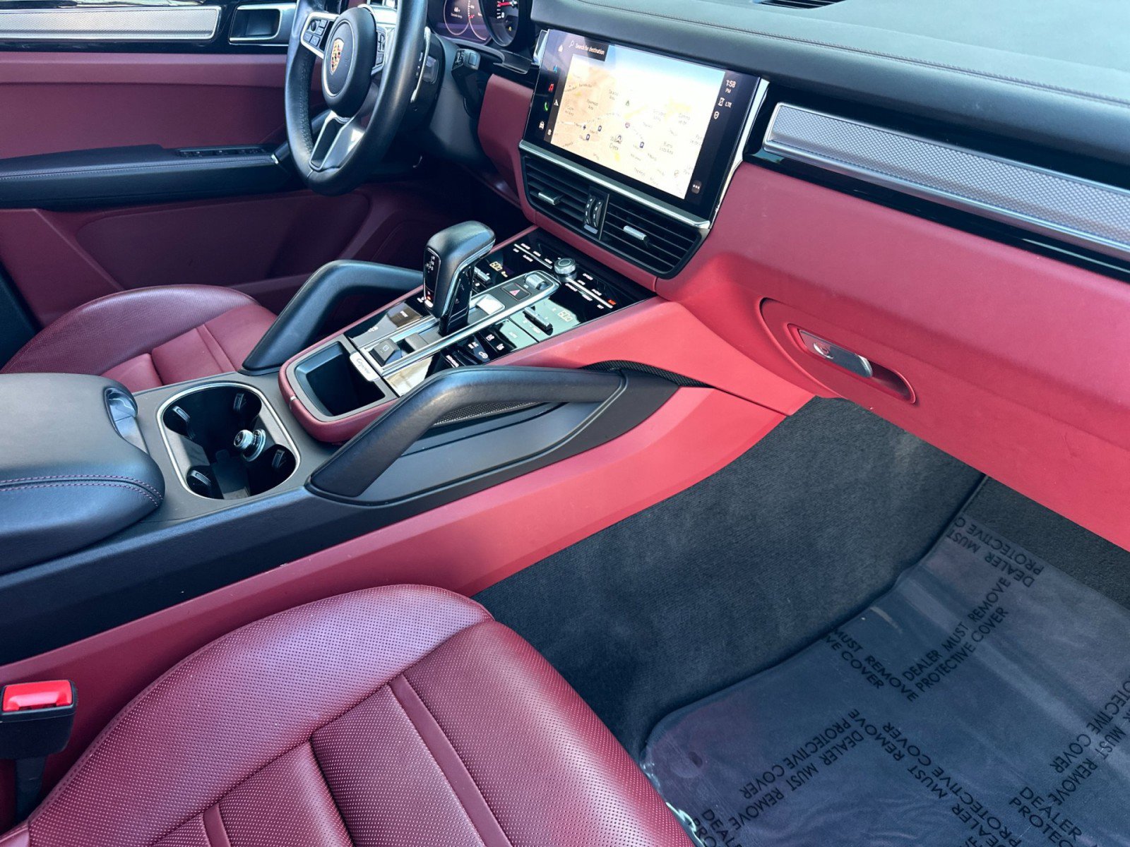 Certified 2022 Porsche Cayenne Platinum Edition image 16