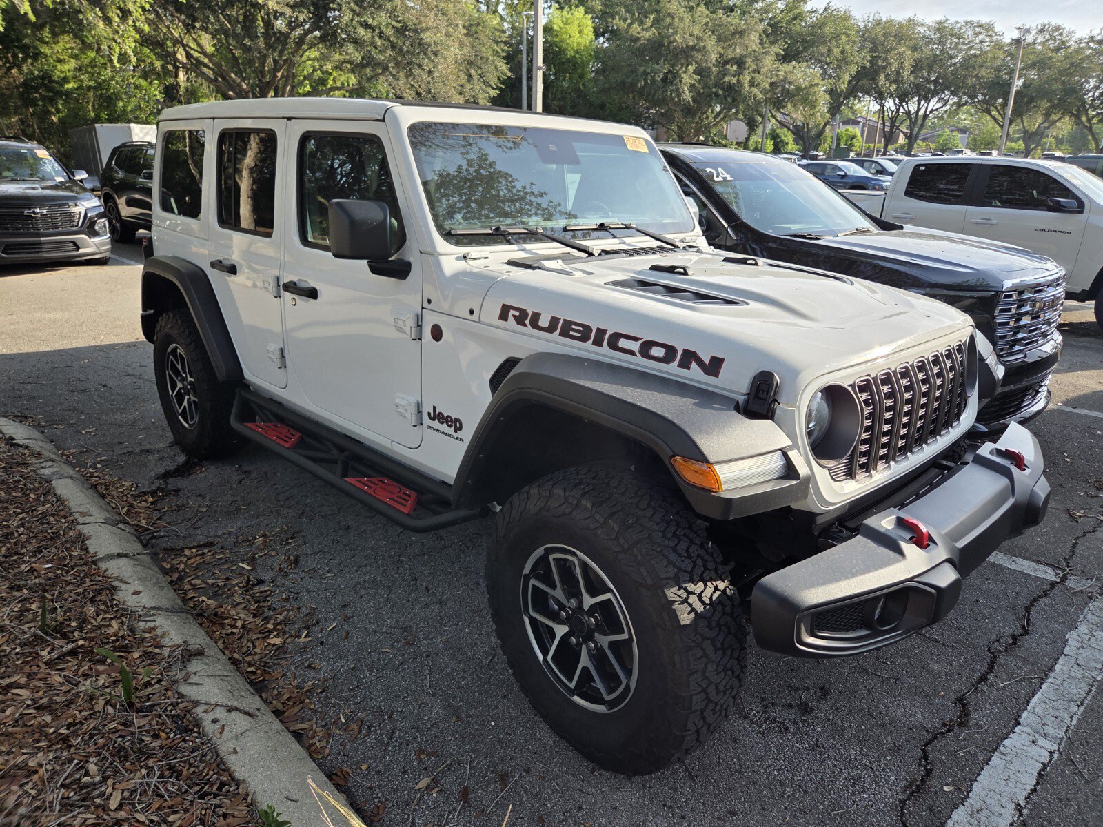 Used 2024 Jeep Wrangler Unlimited Rubicon AWD/4WD image 2