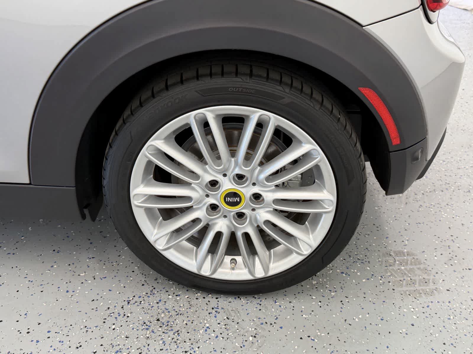 Used 2024 MINI Cooper SE FWD image 25