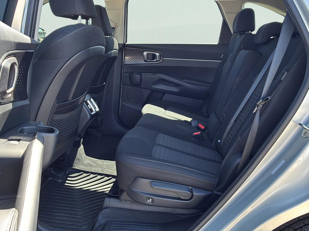Certified 2026 Kia Sorento LX FWD image 17