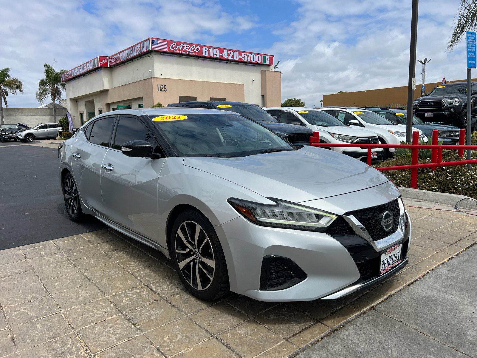 Used 2021 Nissan Maxima 3.5 SV w/ Floor Mat Group FWD image 2
