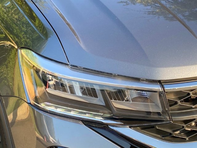 Used 2023 Volkswagen Taos S FWD image 4