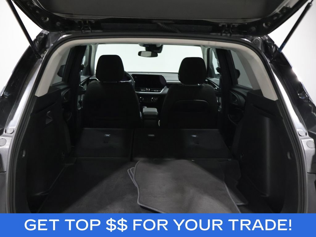Used 2025 Chevrolet TrailBlazer LT AWD/4WD image 4