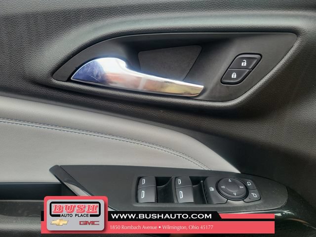 Used 2025 Chevrolet Trax LT FWD image 15