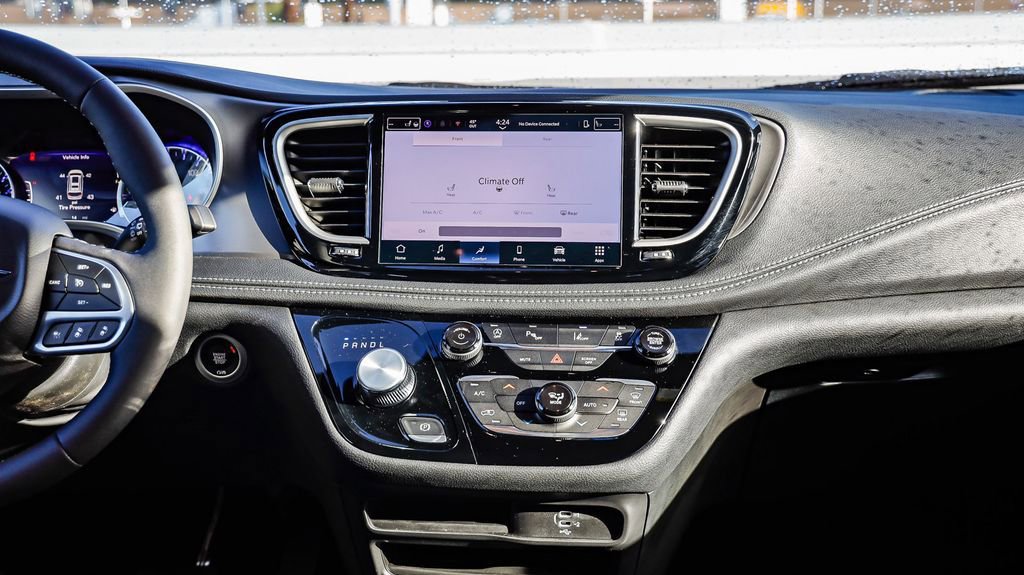 New 2026 Chrysler Pacifica Select image 16