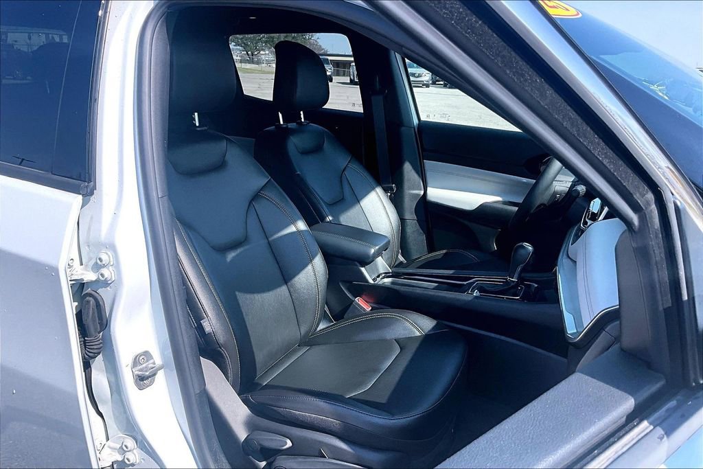 Used 2025 Jeep Compass Limited image 10