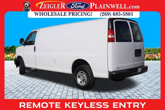Used 2022 Chevrolet Express 2500 Work Van image 3