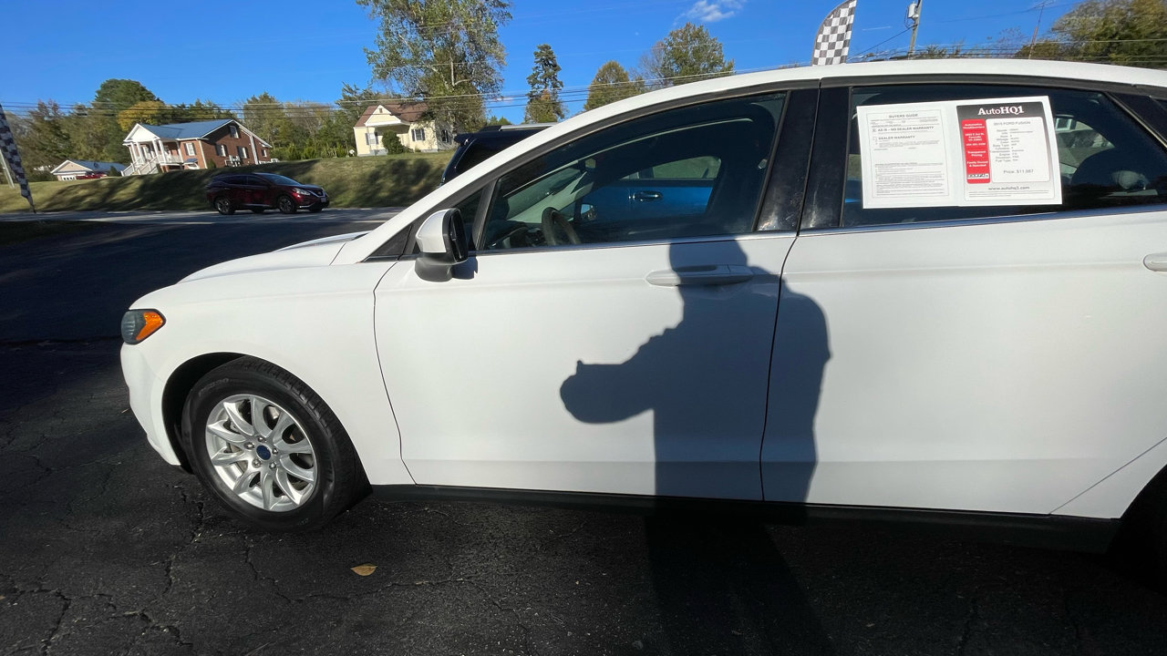 Used 2015 Ford Fusion S image 3