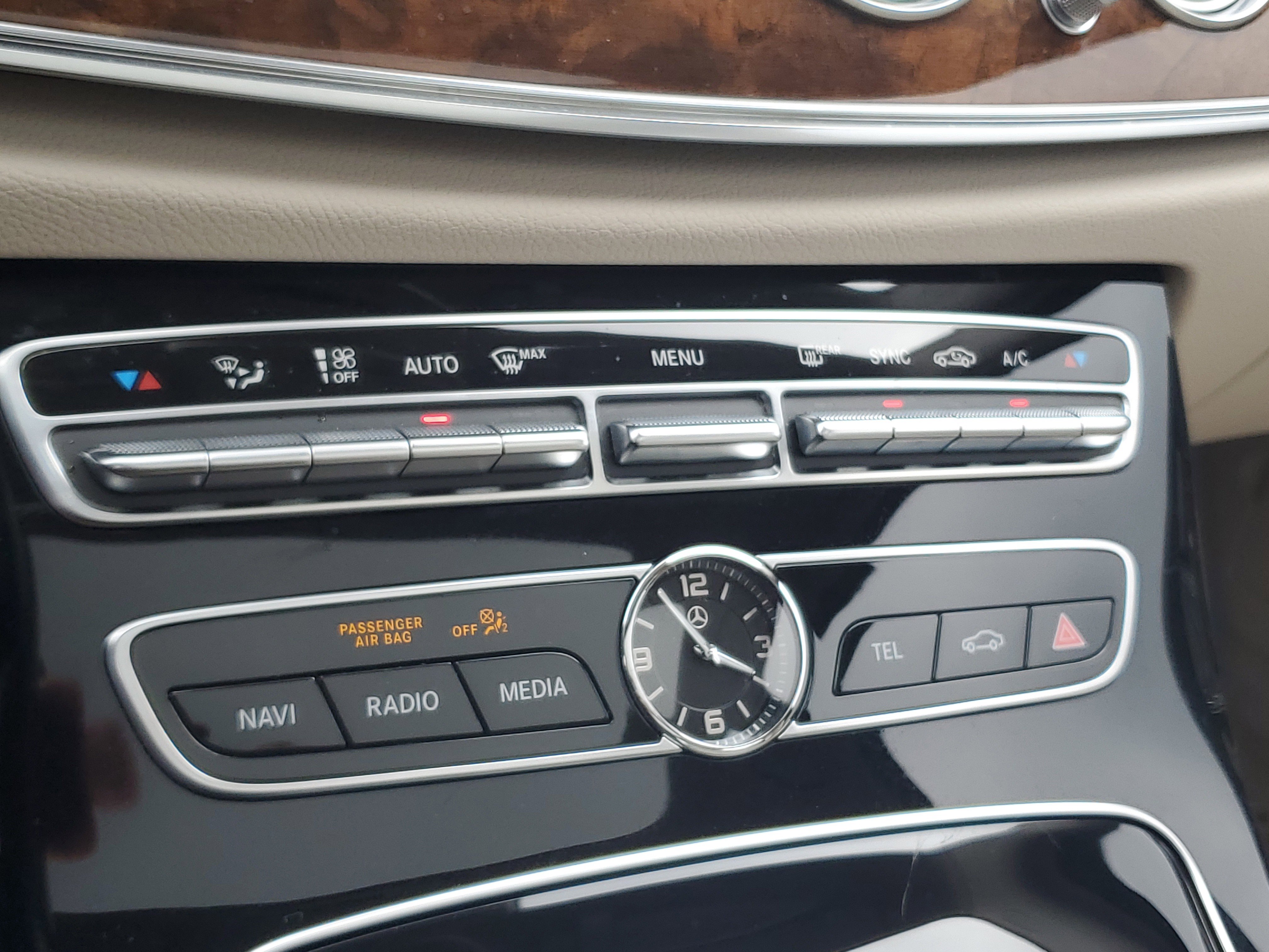 Used 2018 Mercedes-Benz E 300 4MATIC image 30