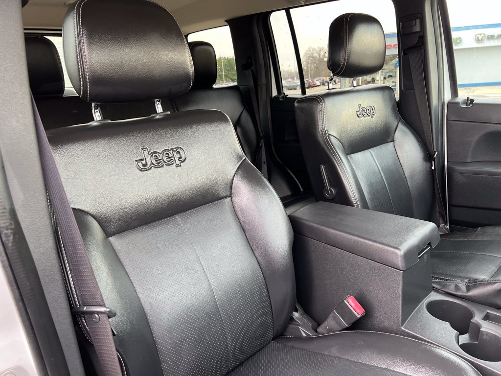 Used 2012 Jeep Liberty Sport AWD/4WD image 14