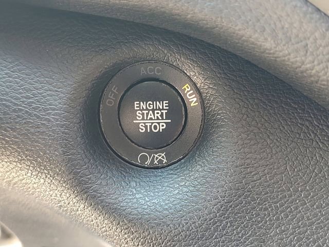 Used 2021 Jeep Cherokee Latitude Lux w/ Comfort/Convenience Group FWD image 19